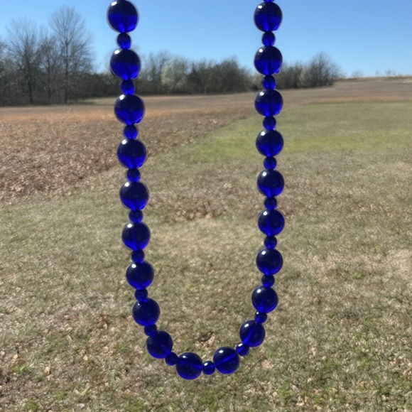 Vintage Cobalt Blue Beaded Necklace - Picture 4 of 6